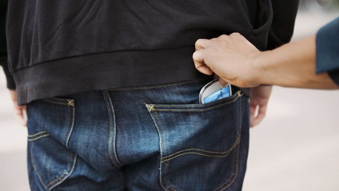 Robo-celulares-1920-2