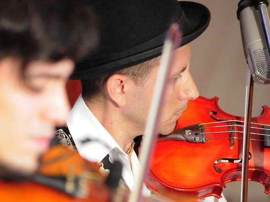 Fernando Barrera, tuvo que aprender a tocar de nuevo luego del accidente