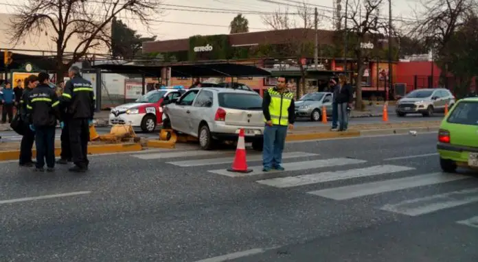 Producto del choque murió el conductor de la moto. FOTO: La Voz