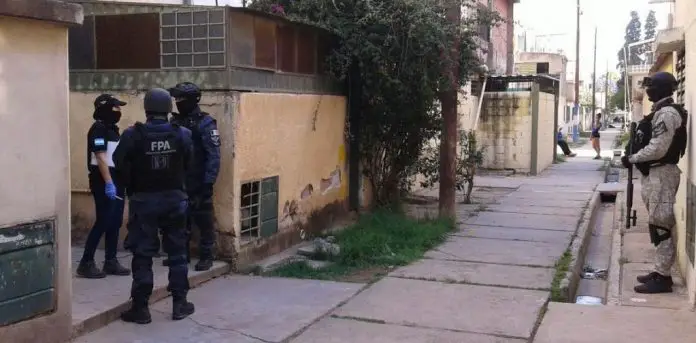 Usaba el dpto de la abuela para vender droga