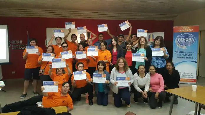 Los integrantes de Albergo Ético en el curso