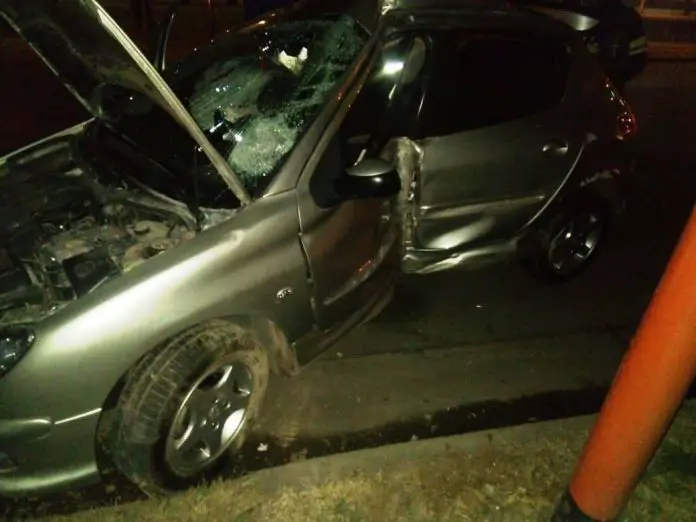 accidente costanera poste