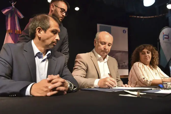 Acastello-en-Vaca-Muerta974