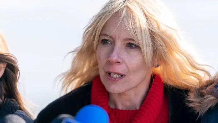 Lost Girls - Still 1