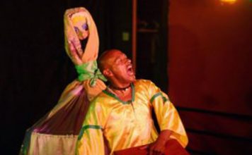 Ritmo de carnaval, cuentos y raíz: Marco Esqueche lleva su “Mamita África” a San Esteban y Charbonier