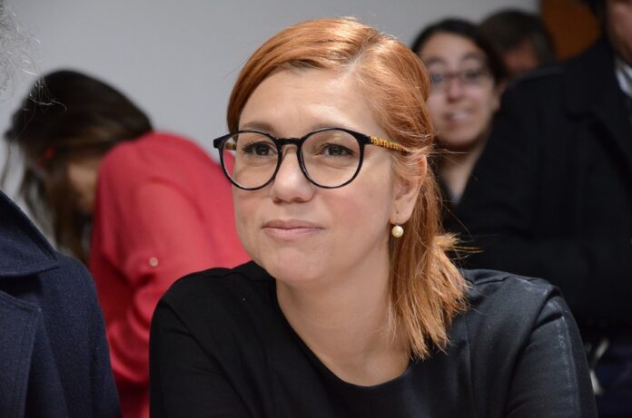 Karina Banfi, diputada nacional que presentó el informe.