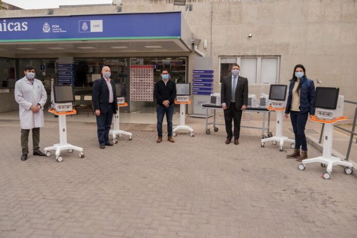 equipamiento clinicas