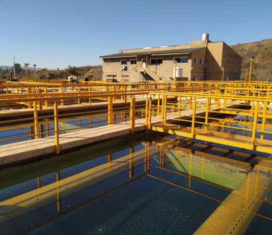 Crece la tensión: Carlos Paz exigió a las comunas del sur regularizar el pago de los servicios de agua y residuos