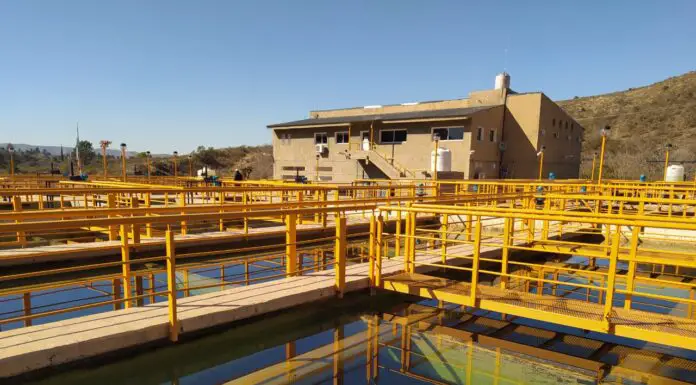 Crece la tensión: Carlos Paz exigió a las comunas del sur regularizar el pago de los servicios de agua y residuos