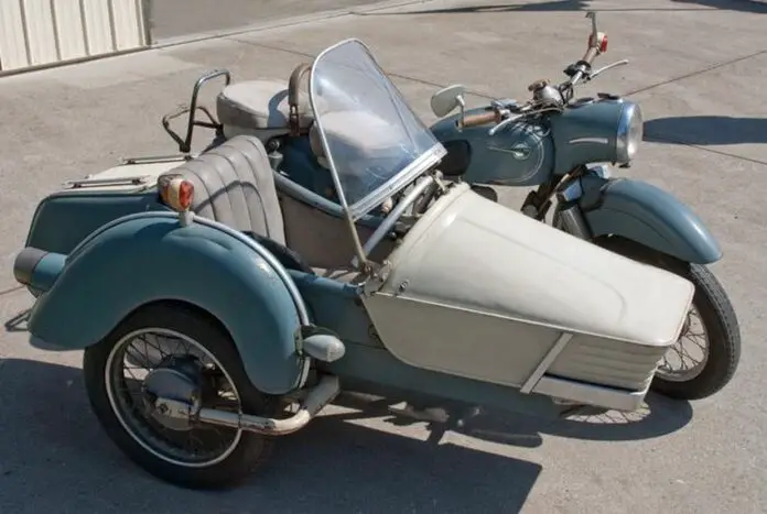 2- MZ 250-1 con sidecar de los años 60