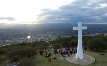 Ascenso nocturno guiado al Cerro de la Cruz: estos son los nuevos días y horarios