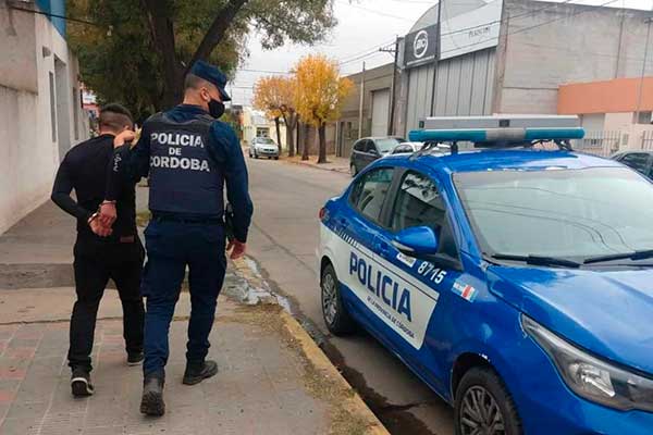 se-dejo-el-celular-en-el-auto