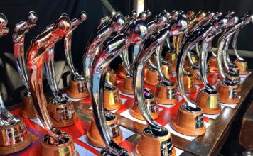 Un mural para homenajear a los premios Carlos