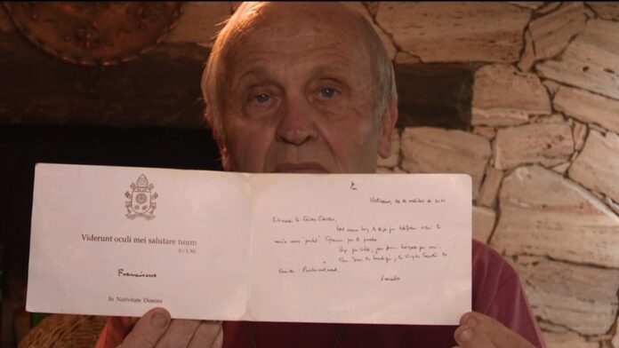 César Cravero, carpintero que le envió al Papa un perchero de regalo