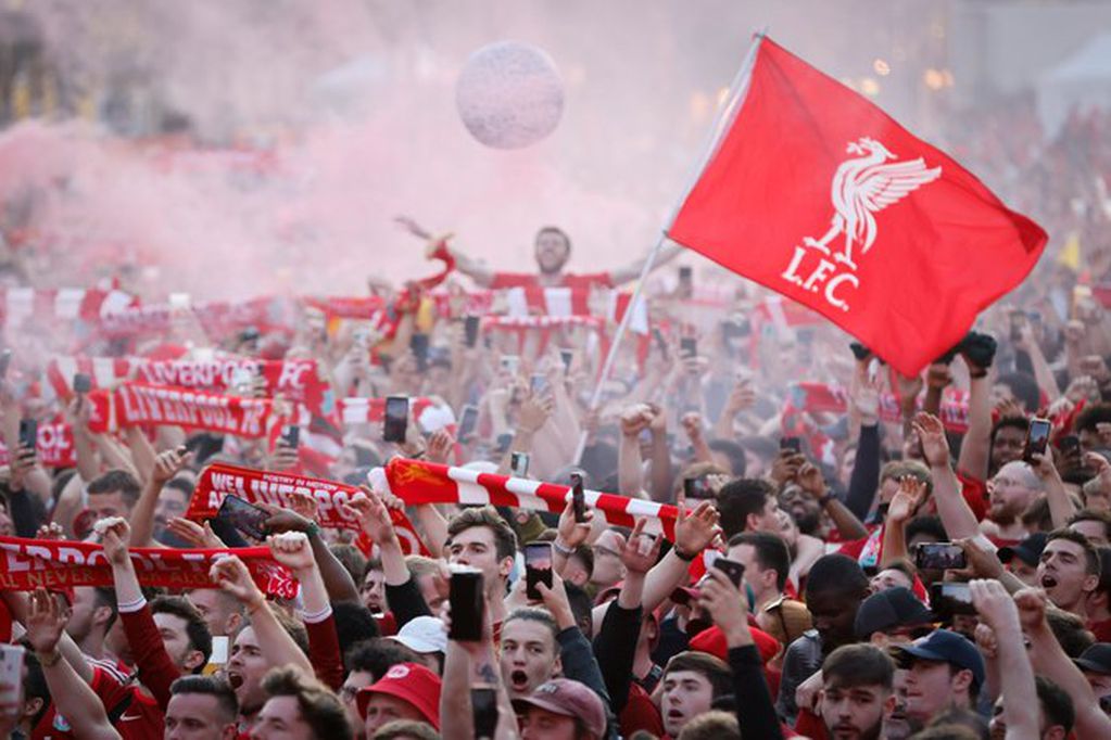 Los hinchas del Liverpool alentaron al ritmo de Fito Páez