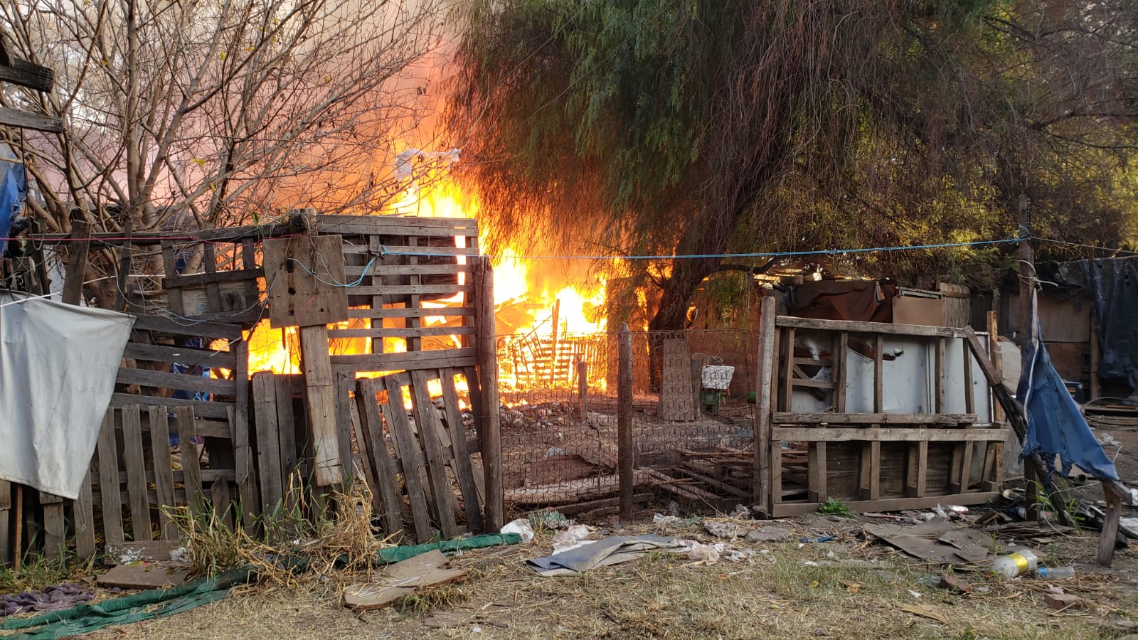 El incendio del asentamiento La Tablita fue originado por un ladrillo con resistencia