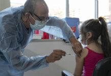 Eliminan la obligatoriedad de las vacunas de los cinco años para cobrar un complemento de la AUH