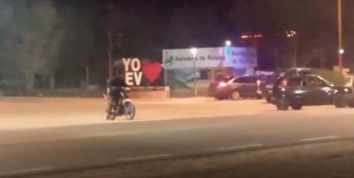 (VIDEO) Peleas entre motociclistas y ruidos molestos en Estancia Vieja