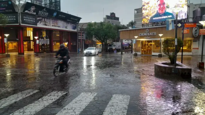 lluvia carlos paz1