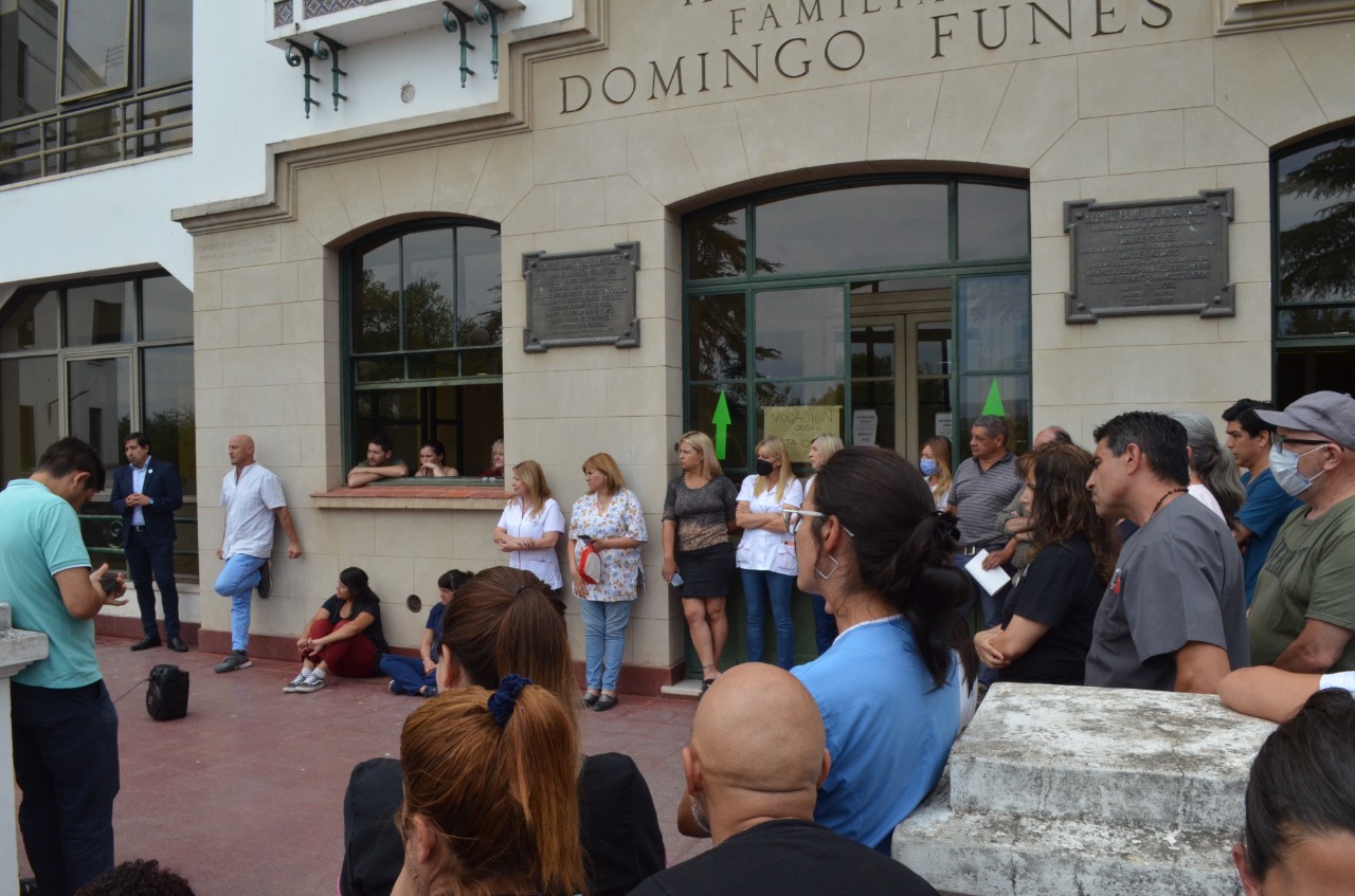 Agentes del hospital Domingo Funes rechazaron la propuesta del Gobierno y vuelven a parar