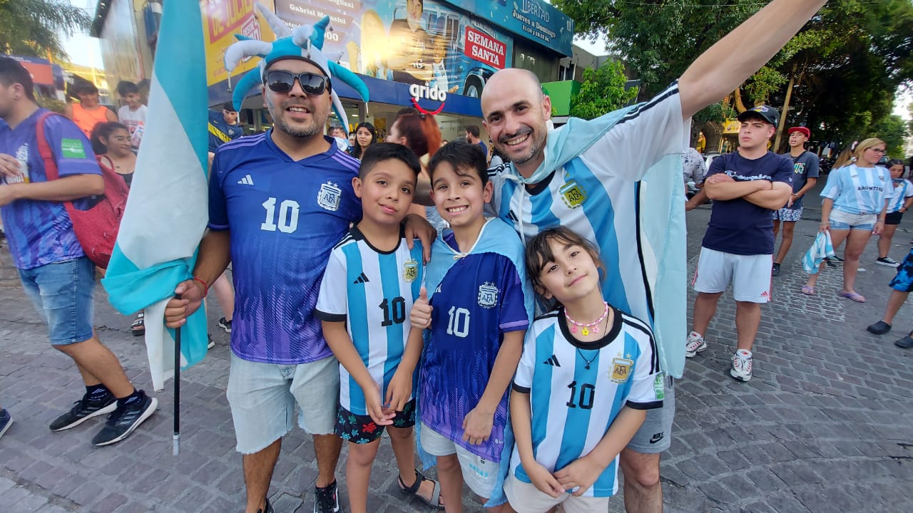 ¡Vamos, Argentina! Buscate en las fotos de los festejos en Carlos Paz