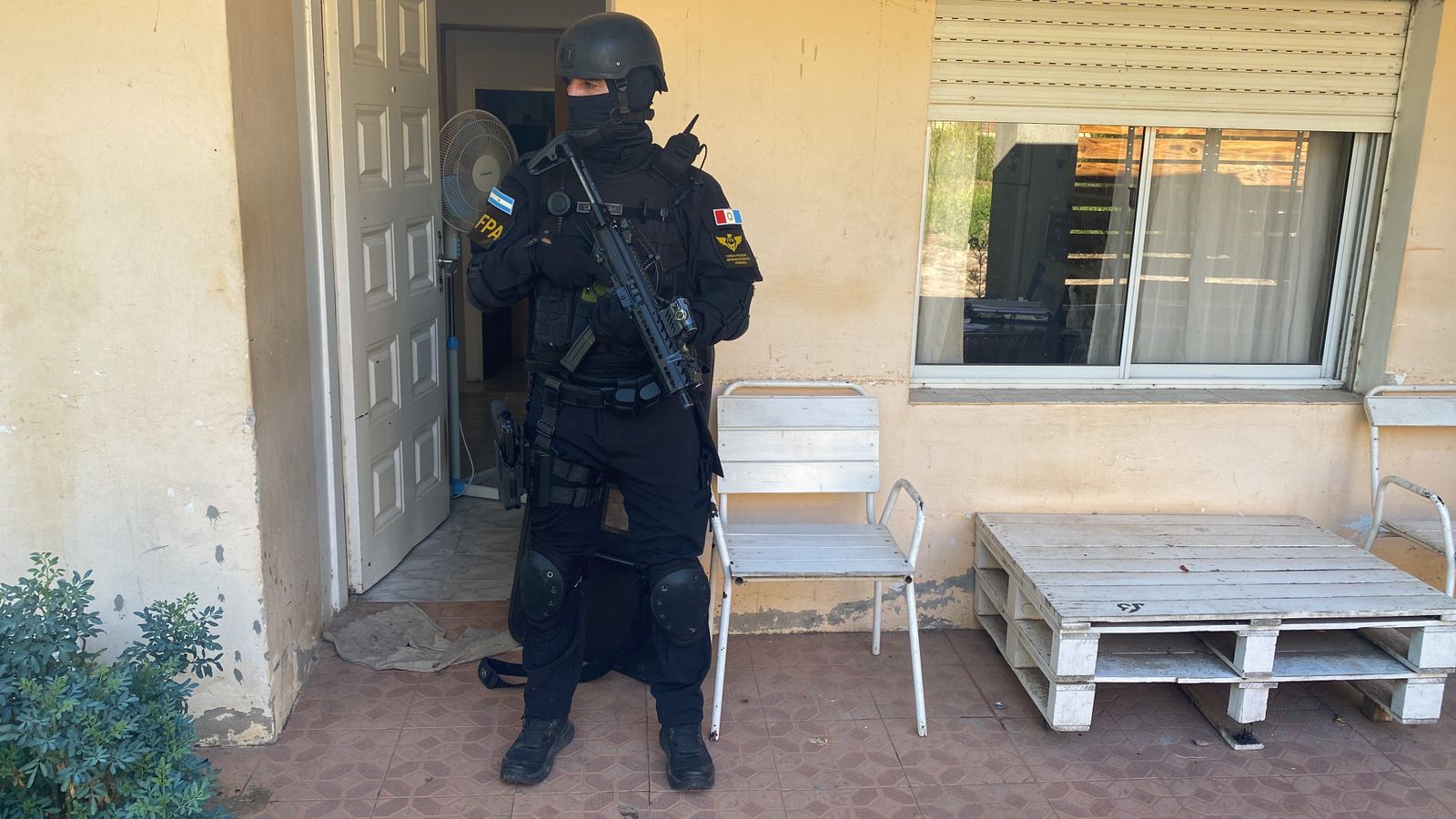Lo atraparon con más de 600 dosis de drogas en su casa de Sol y Río en Carlos Paz
