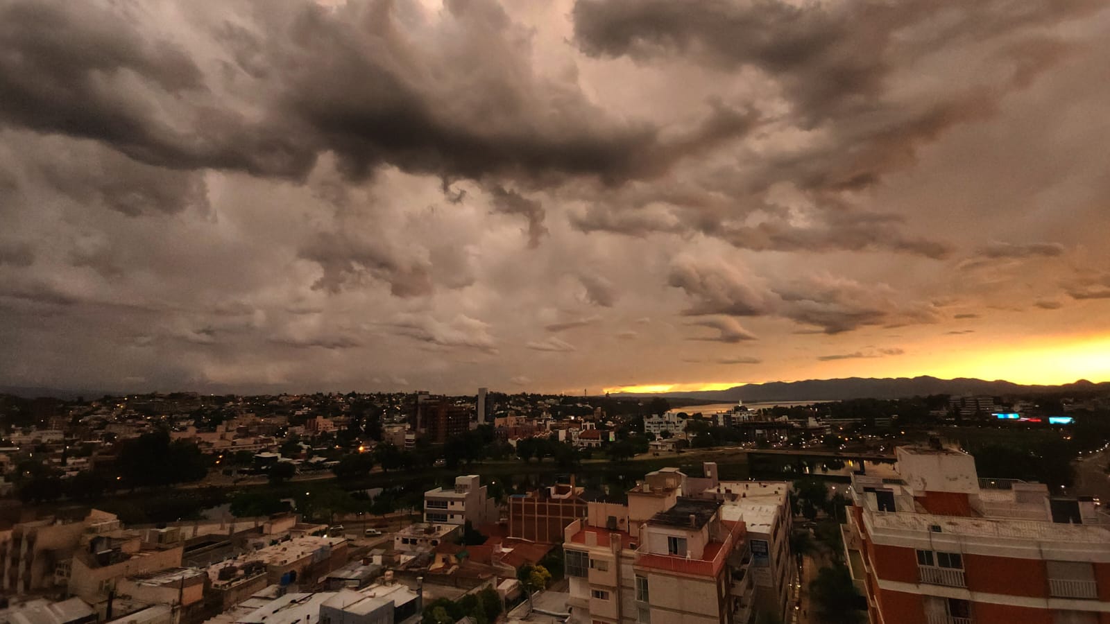 Alertas por fuertes tormentas y caída de granizo en Córdoba: cuándo llueve en Carlos Paz