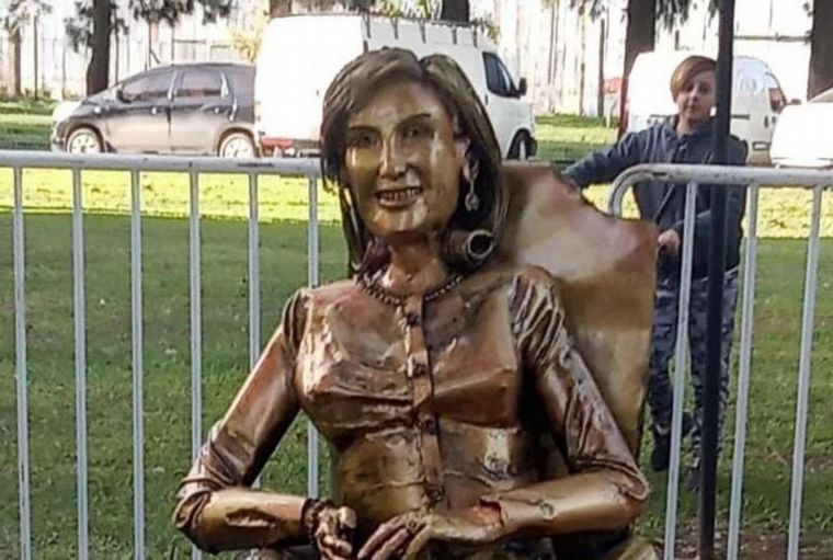 Mirtha Legrand ya tiene su estatua inaugurada en su ciudad natal