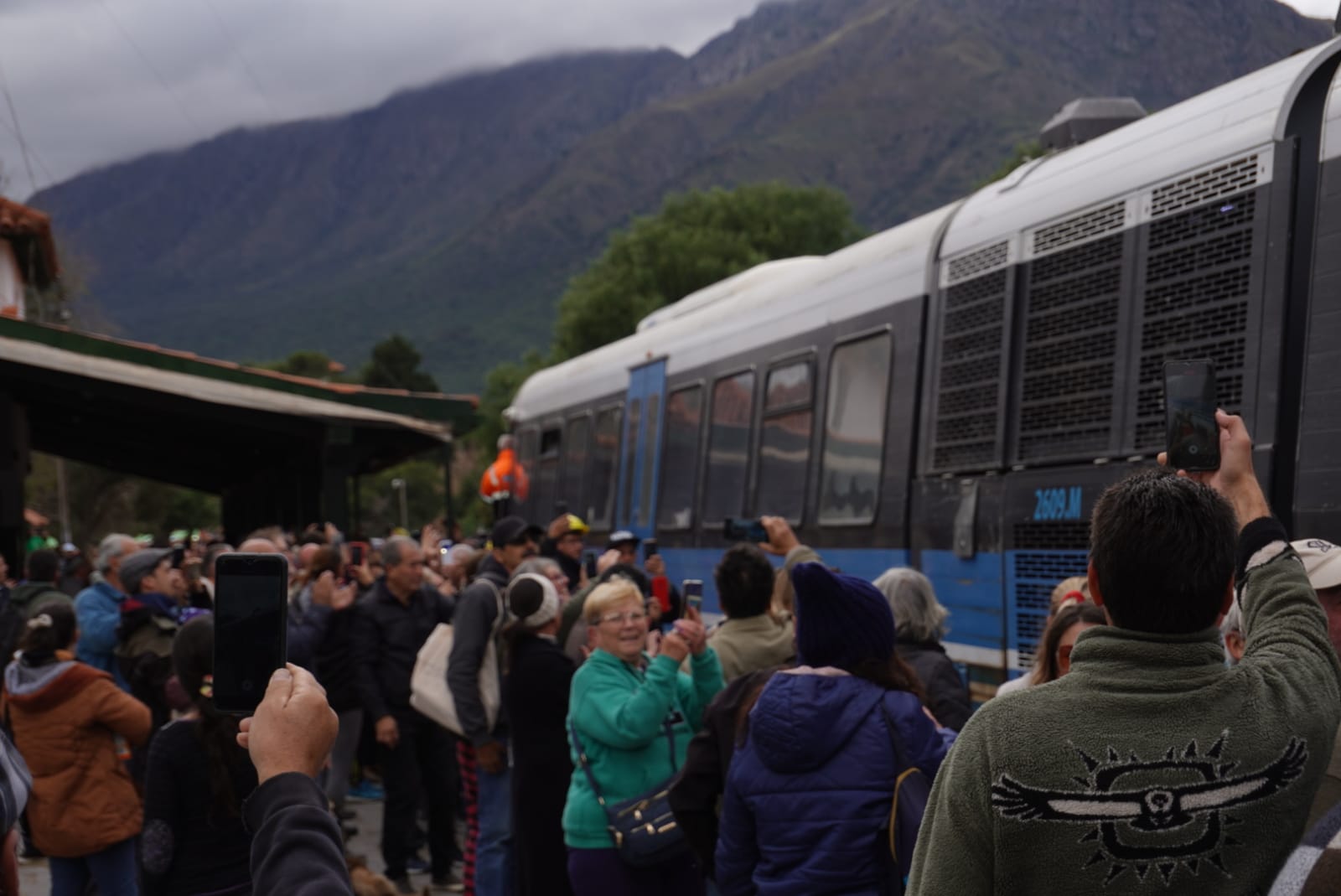 Y un día, el Tren de las Sierras volvió a Capilla del Monte (Fotos)