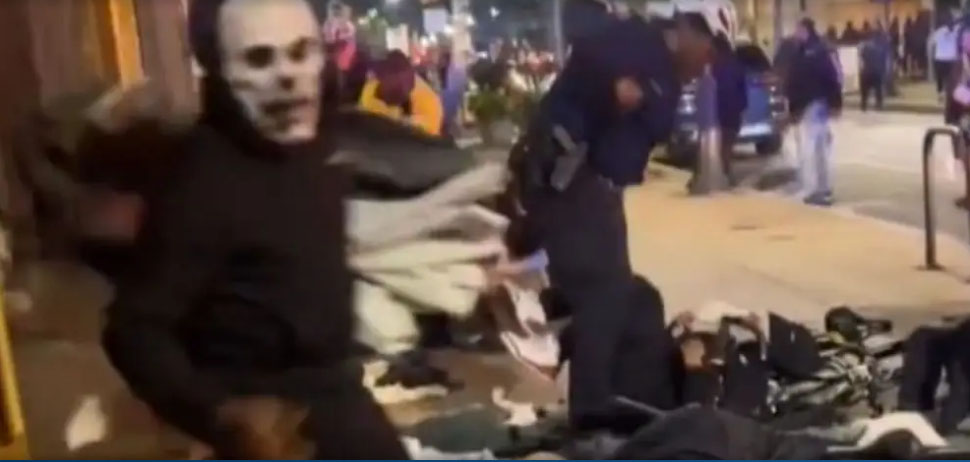 Saqueos masivos en Estados Unidos (Video): más de 100 adolescentes enmascarados asaltaron comercios