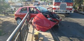 Cosquín: Conductor chocó contra las barandas del puente carretero y casí cae al río