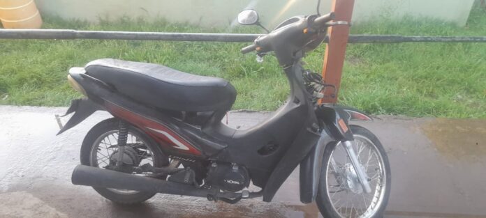 moto negra