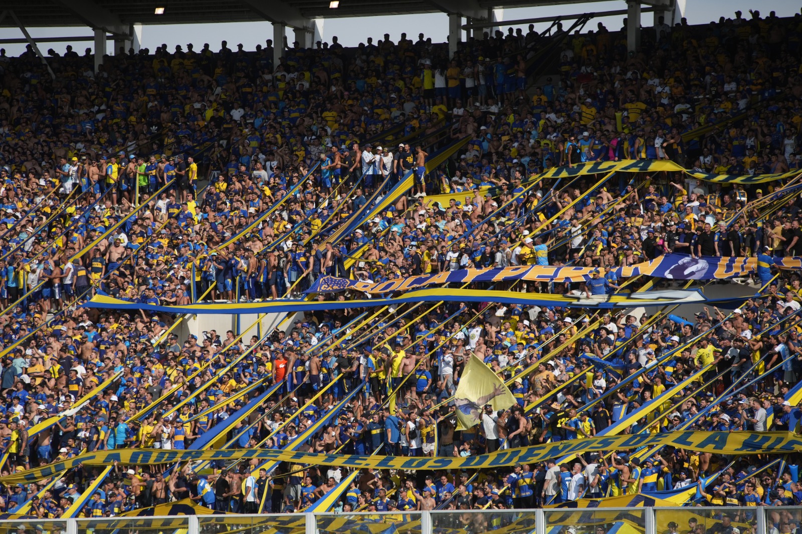 Prohiben el ingreso a los estadios al Rafa Di Zeo tras el secuestro de armas en Córdoba