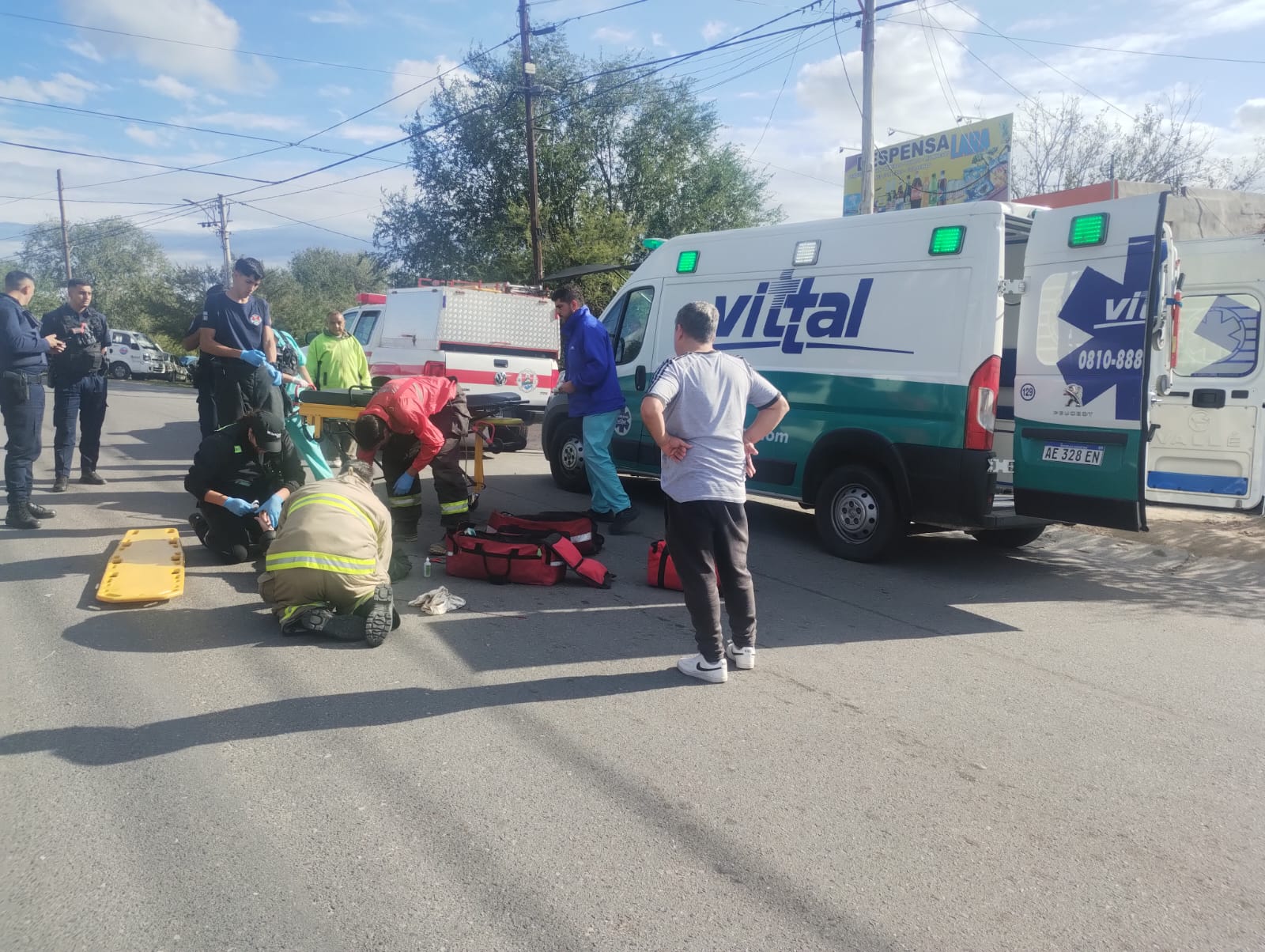 Carlos Paz: Se cayó de la moto en calle Roma y sufrió serias heridas