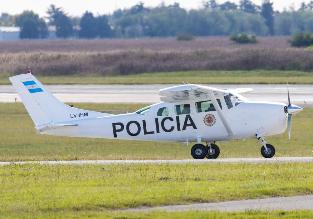 La Policía presentó a Ícaro, el avión Cessna que será clave en las rutas de Córdoba