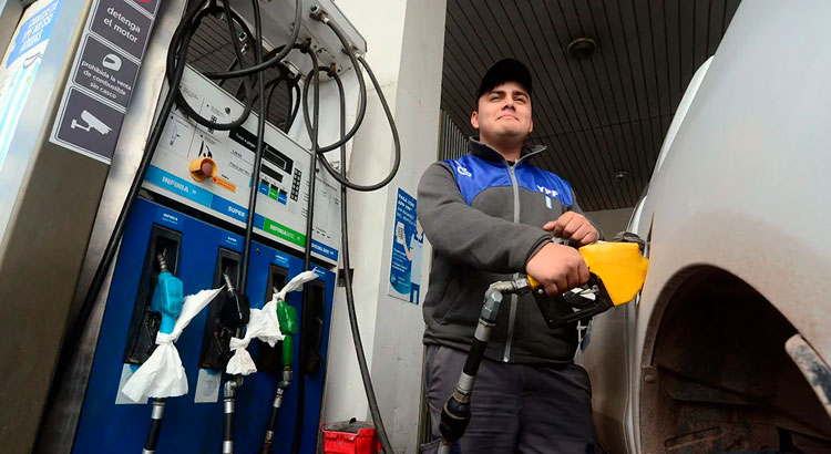 Junio arranca con aumentos en los precios de la nafta y el gasoil