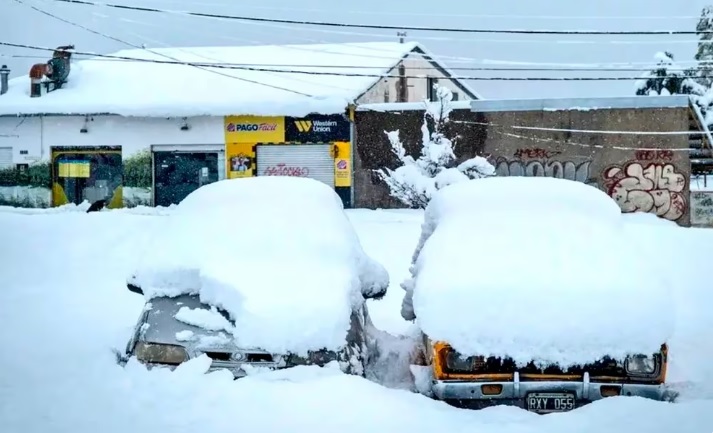 Bariloche: falleció un bebé recién nacido y las clases siguen suspendidas por el temporal de nieve