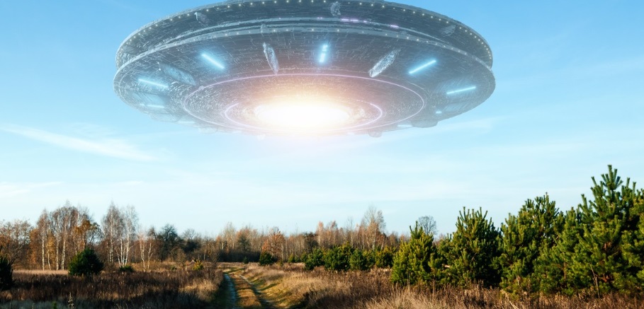 Un senador chileno asegura que fue abducido por extraterrestres: “Vi una luz gigante y era un plato volador”