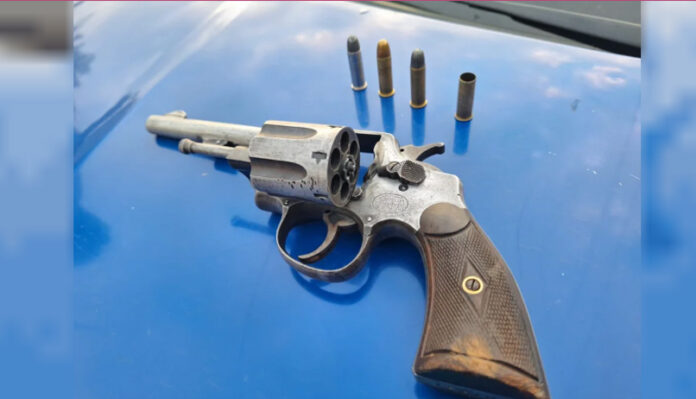 revólver policía de Córdoba