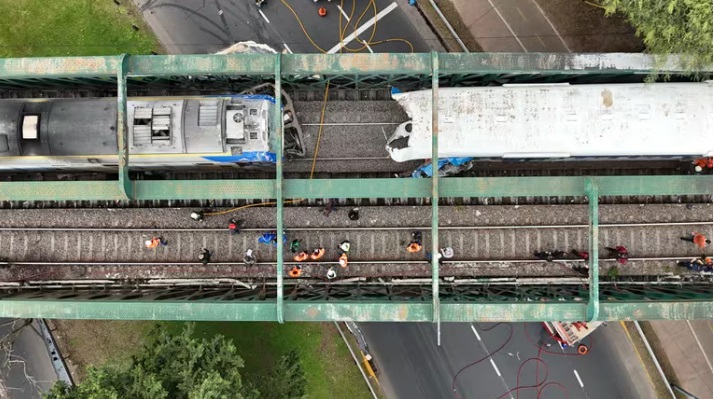 Chocaron dos trenes en Buenos Aires: Al menos 90 heridos y un gran operativo de traslado