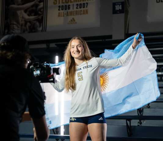 Fuera de la cancha también la rompe: Bianca Garibaldi, una de las integrantes del honorable Equipo Académico