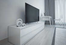 Organiza tus dispositivos: la clave para un hogar libre de cables a la vista