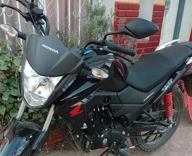 moto-robada-twister negra 02