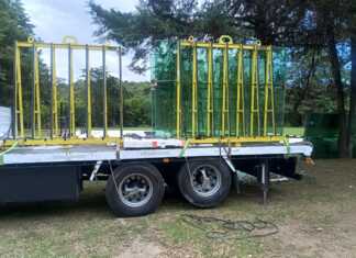 Tragedia en Huerta Grande: cayó un cargamento de blindex y mató a un joven trabajador