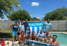 “Racing es familia”: hinchas de Carlos Paz vivieron juntos la previa de la final en Santiago