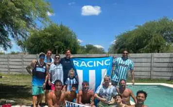 “Racing es familia”: hinchas de Carlos Paz vivieron juntos la previa de la final en Santiago