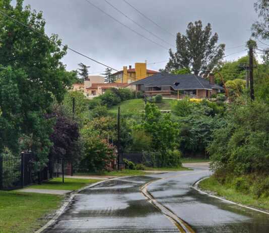 A no guardar el paraguas: al domingo todavía le queda un alerta por tormentas