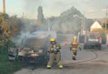 Se incendió una Renault Trafic abandonada en Estancia Vieja
