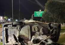 Córdoba: Un muerto y una mujer herida tras perder el control de su auto y chocar contra un poste