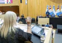 Espacios públicos deberán exhibir el paso a paso de la maniobra de Heimlich